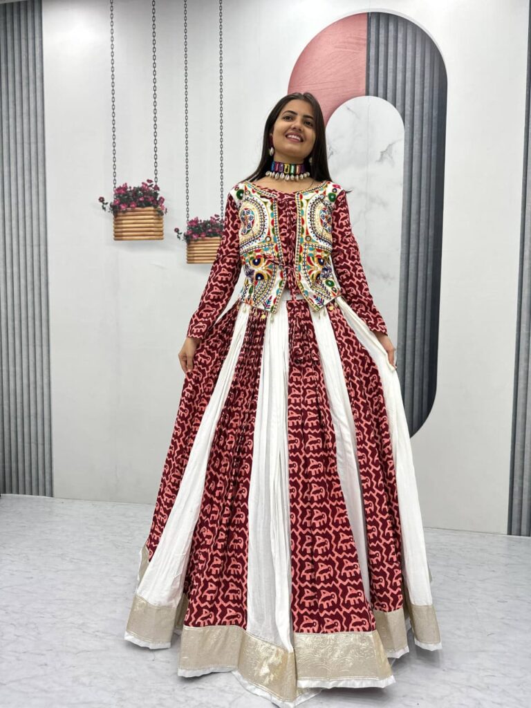 Rageshvari Creation Navratri Special Pure Cotton 6-Meter Flair Gamthi Work Chaniya Choli Set