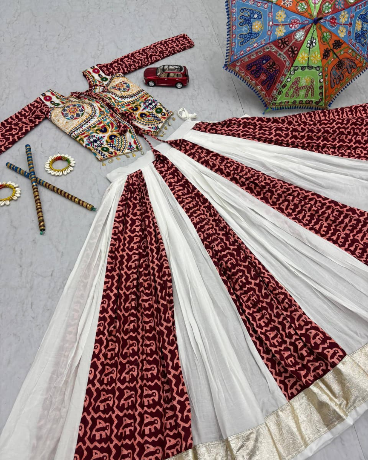 Rageshvari Creation Navratri Special Pure Cotton 6-Meter Flair Gamthi Work Chaniya Choli Set - Image 3